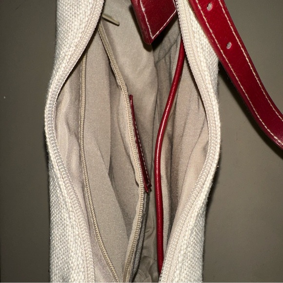 Etienne Aigner Elegant Cream and Red Shoulder Bag - Picture 7 of 9